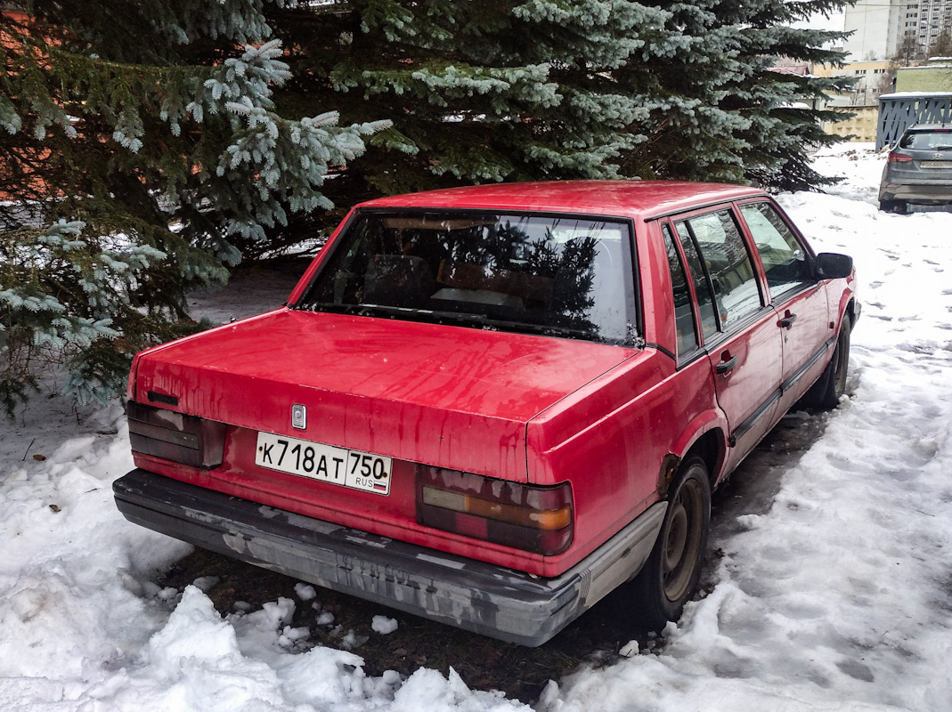 Московская область, № К 718 АТ 750 — Volvo 740 '84-92