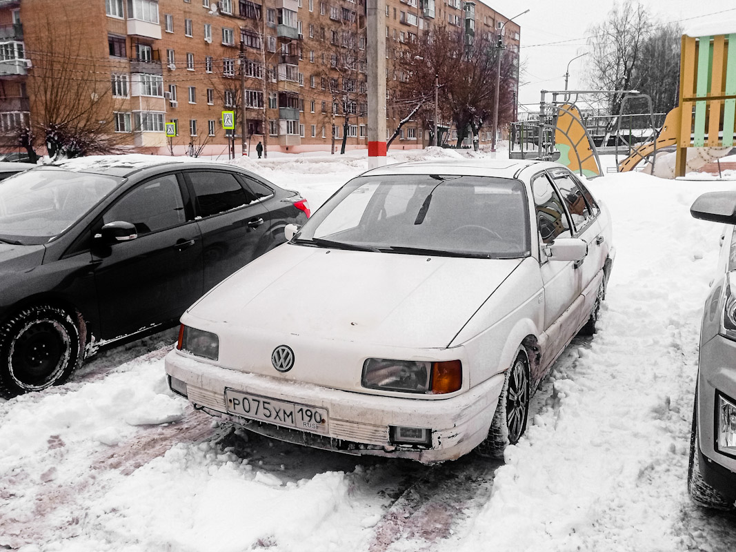 Московская область, № Р 075 ХМ 190 — Volkswagen Passat (B3) '88-93