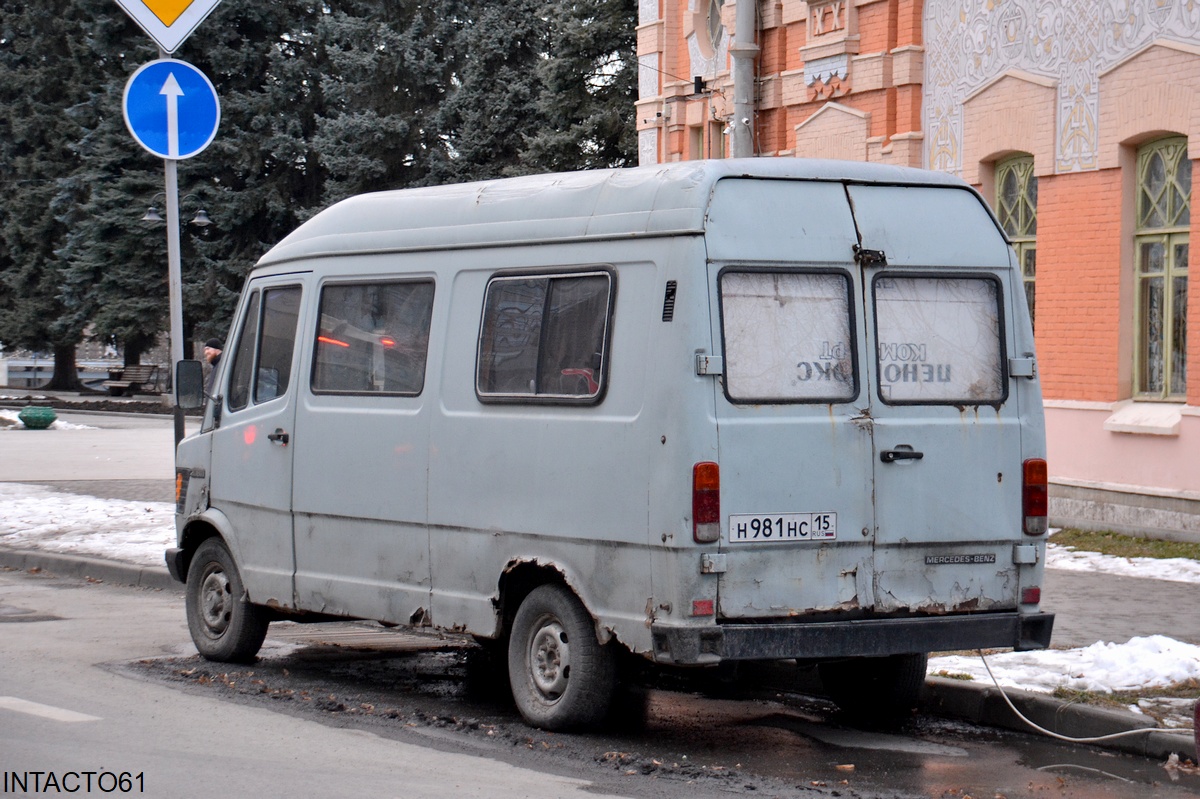 Северная Осетия, № Н 981 НС 15 — Mercedes-Benz T1 '76-96