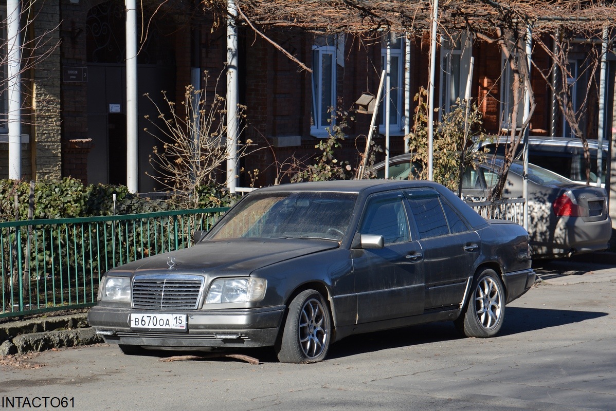 Северная Осетия, № В 670 ОА 15 — Mercedes-Benz (W124) '84-96