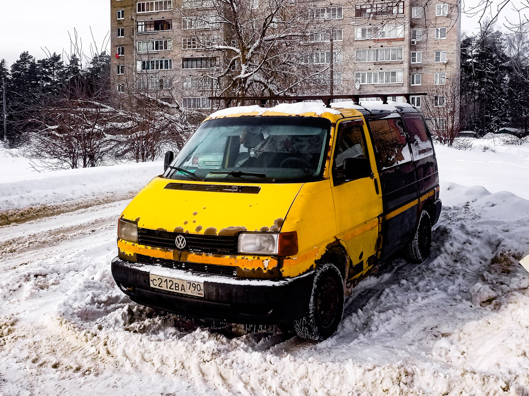 Московская область, № С 212 ВА 790 — Volkswagen Typ 2 (T4) '90-03