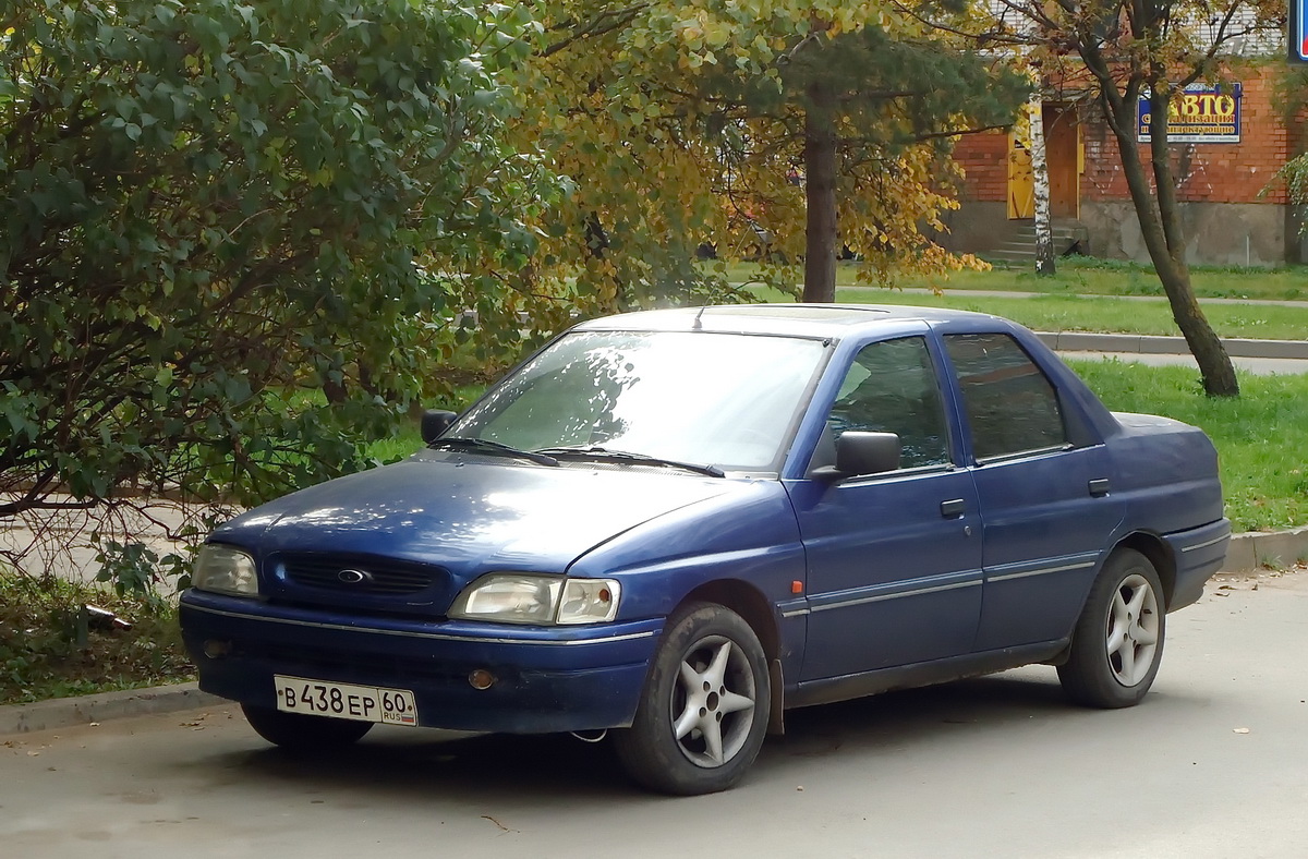 Псковская область, № В 438 ЕР 60 — Ford Escort MkV '92-95