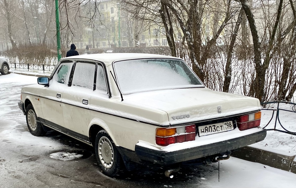 Санкт-Петербург, № Н 803 СТ 198 — Volvo 240 Series (общая модель)