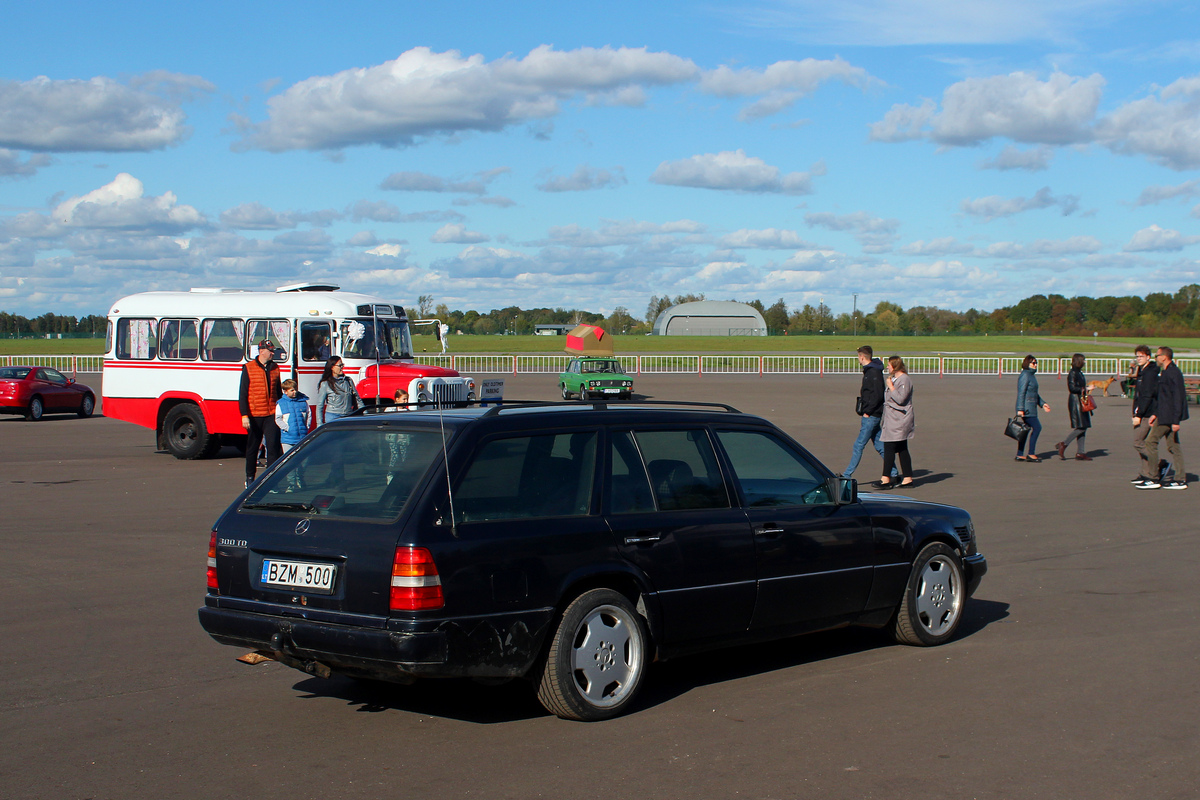 Литва, № BZM 500 — Mercedes-Benz (S124) '86-96; Литва — Retro mugė 2024 ruduo