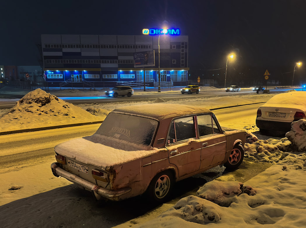 Волгоградская область, № Е 804 НА 134 — ВАЗ-2103 '72-84