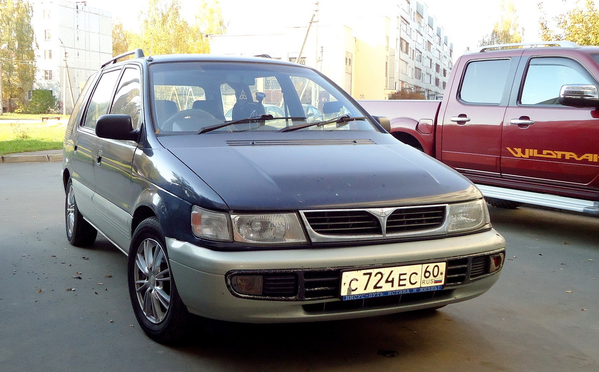 Псковская область, № С 724 ЕС 60 — Mitsubishi Chariot (N30W/N40W) '91-97