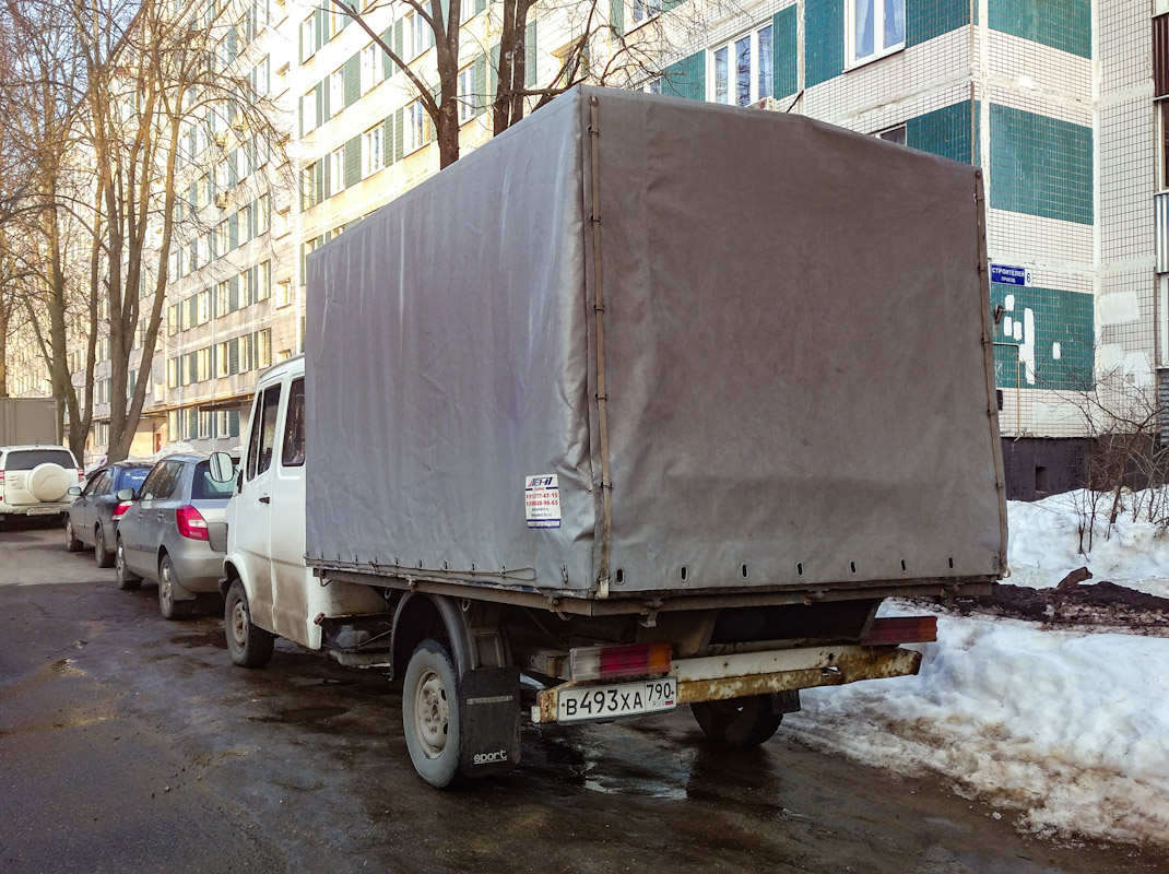 Московская область, № В 493 ХА 790 — Mercedes-Benz T1 '76-96