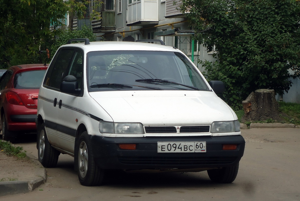 Псковская область, № Е 094 ВС 60 — Mitsubishi Space Runner (N10W) '91–97