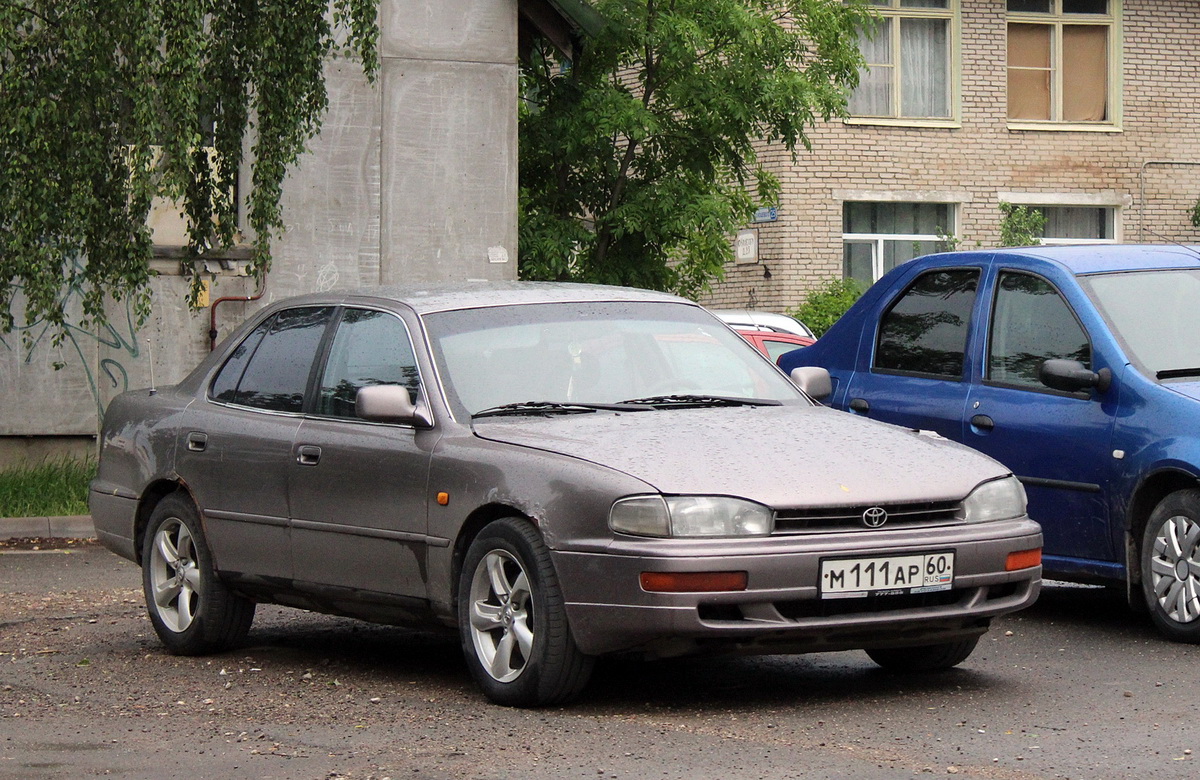 Псковская область, № М 111 АР 60 — Toyota Camry (XV10) '91-97