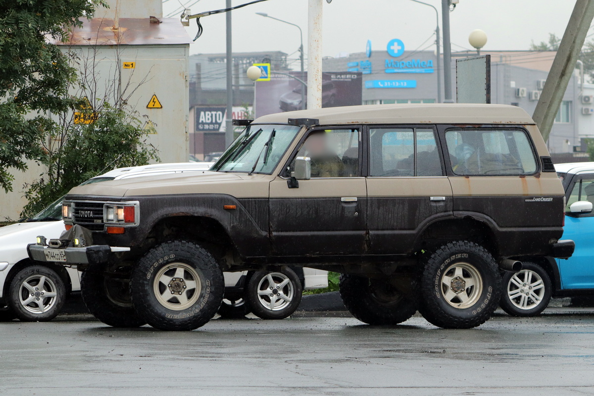 Сахалинская область, № М 744 СО 65 — Toyota Land Cruiser (J60) '80-90