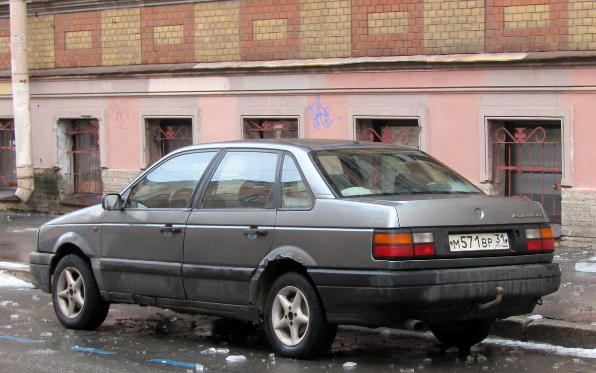 Белгородская область, № М 571 ВР 31 — Volkswagen Passat (B3) '88-93