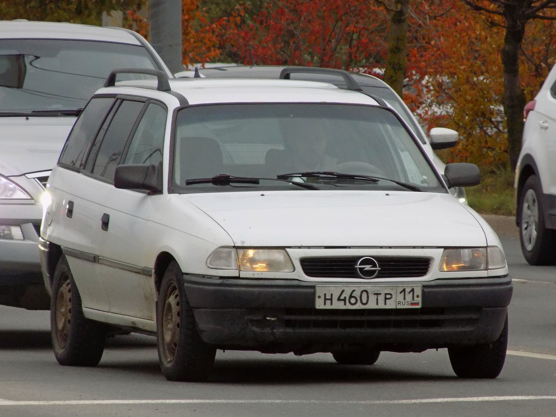 Вологодская область, № Н 460 ТР 11 — Opel Astra (F, T92) Caravan '91-98