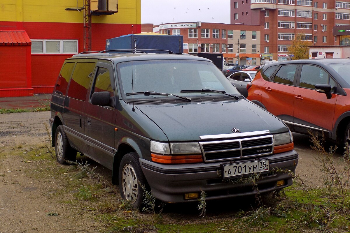 Вологодская область, № А 701 УМ 35 — Chrysler Voyager (ES) '91-95