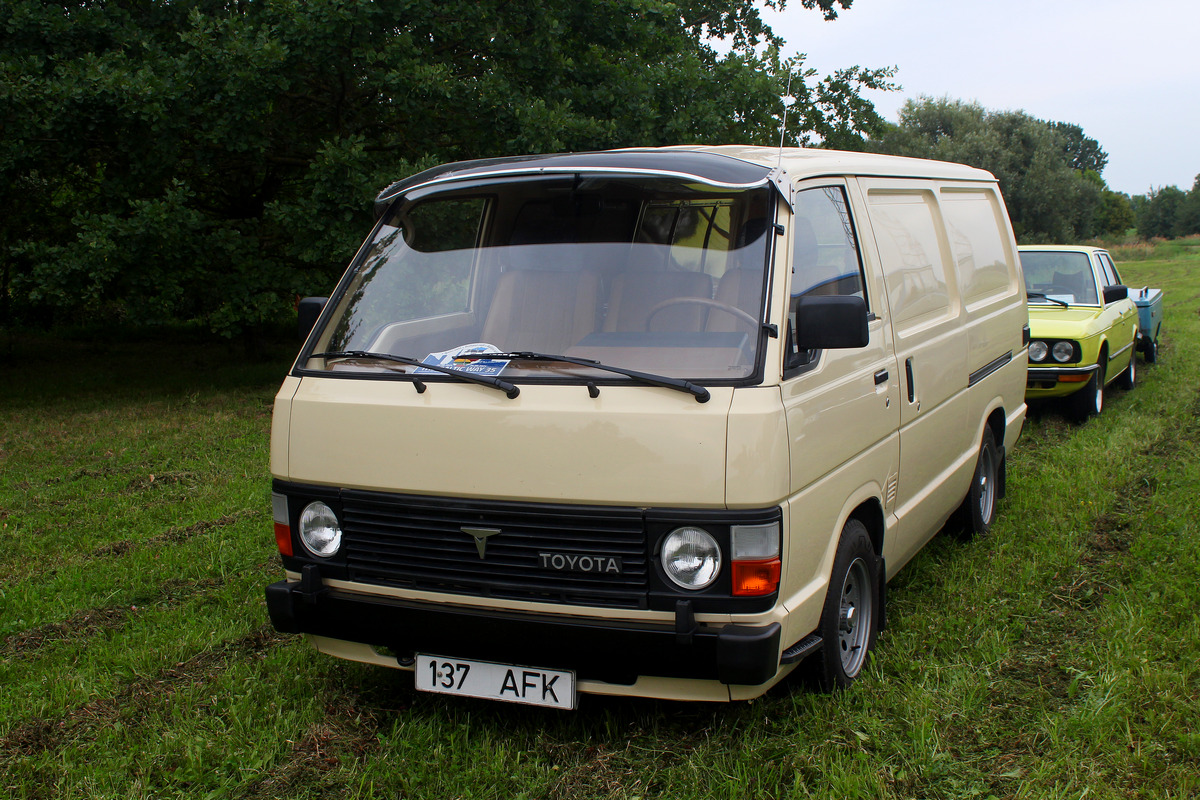 Эстония, № 137 AFK — Toyota Hiace (H50/H60/H70) '82-89; Литва — Baltijos kelias 35