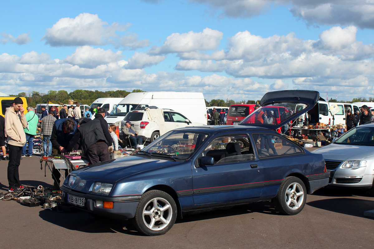 Латвия, № KB-8136 — Ford Sierra MkI '82-87; Литва — Retro mugė 2024 ruduo