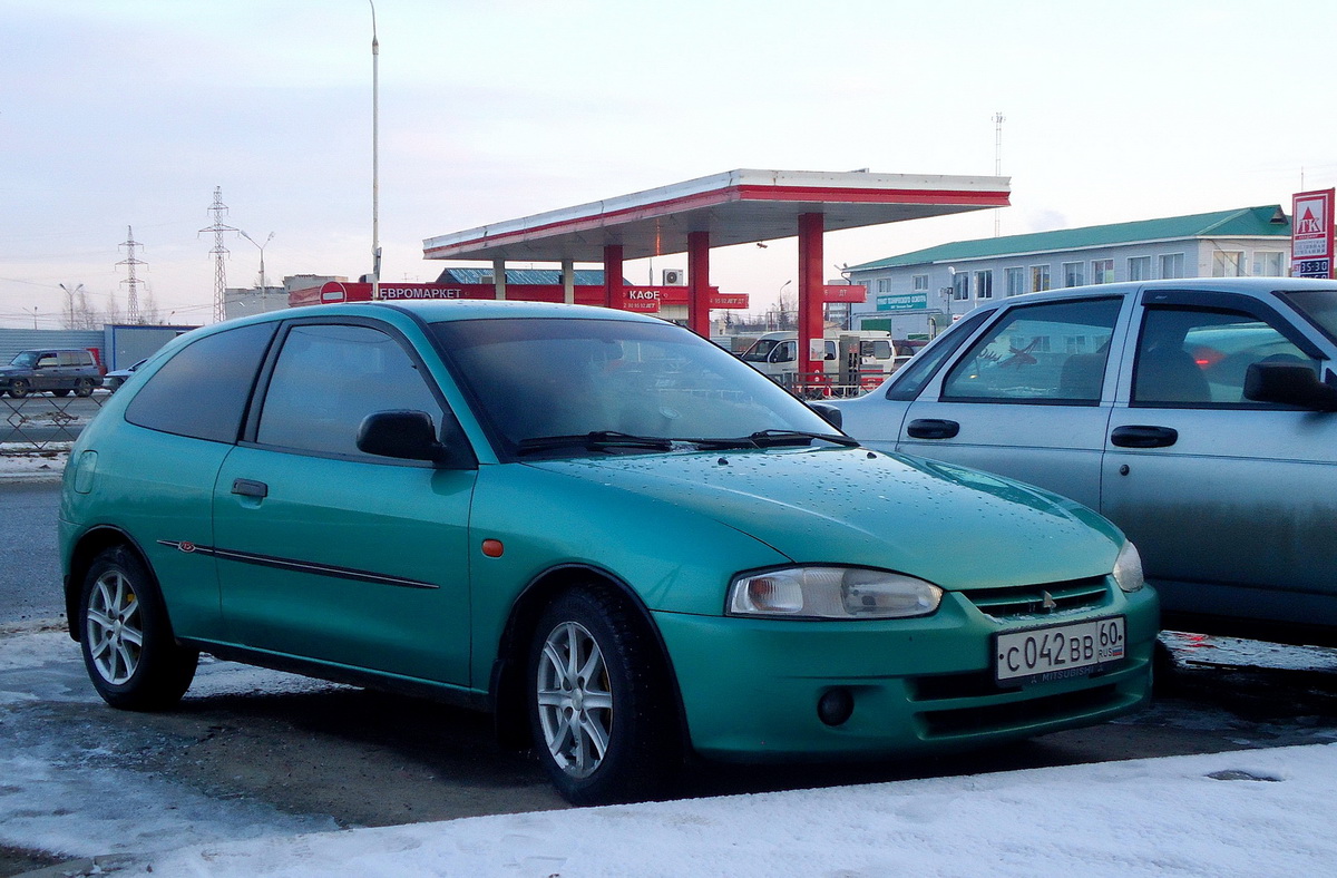 Псковская область, № С 042 ВВ 60 — Mitsubishi Colt (CJ0) '95-02