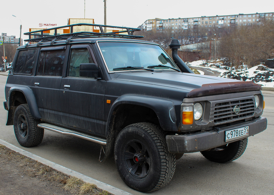 Мурманская область, № С 978 ЕЕ 51 — Nissan Patrol (Y60) '87-97