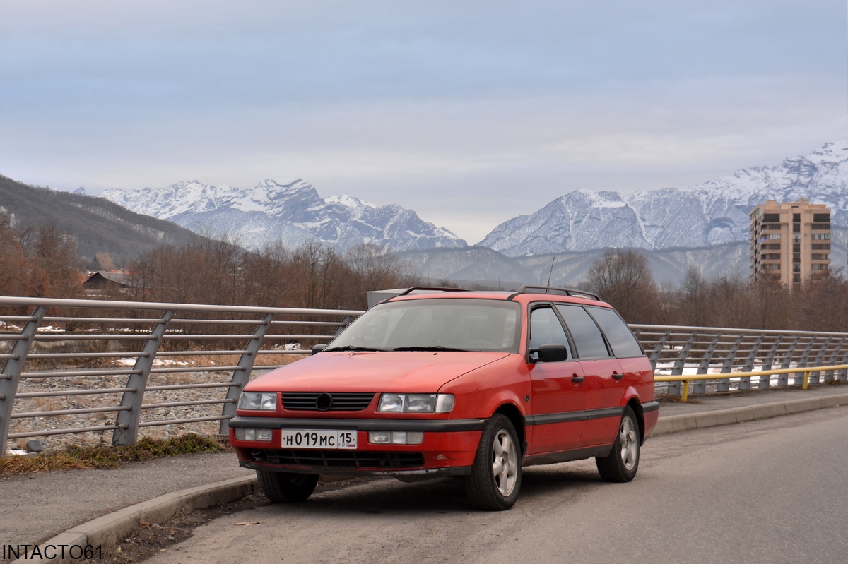 Северная Осетия, № Н 019 МС 15 — Volkswagen Passat (B4) '93-97