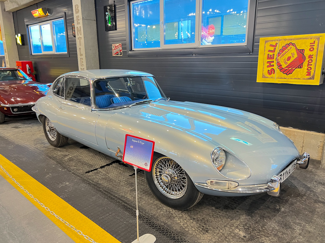 Татарстан, № У 311 УА 116 — Jaguar E-Type '61-75