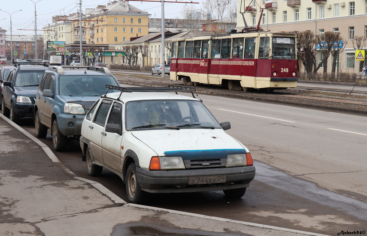 Красноярский край, № У 744 КЕ 24 — Иж-2126-020 '97-05