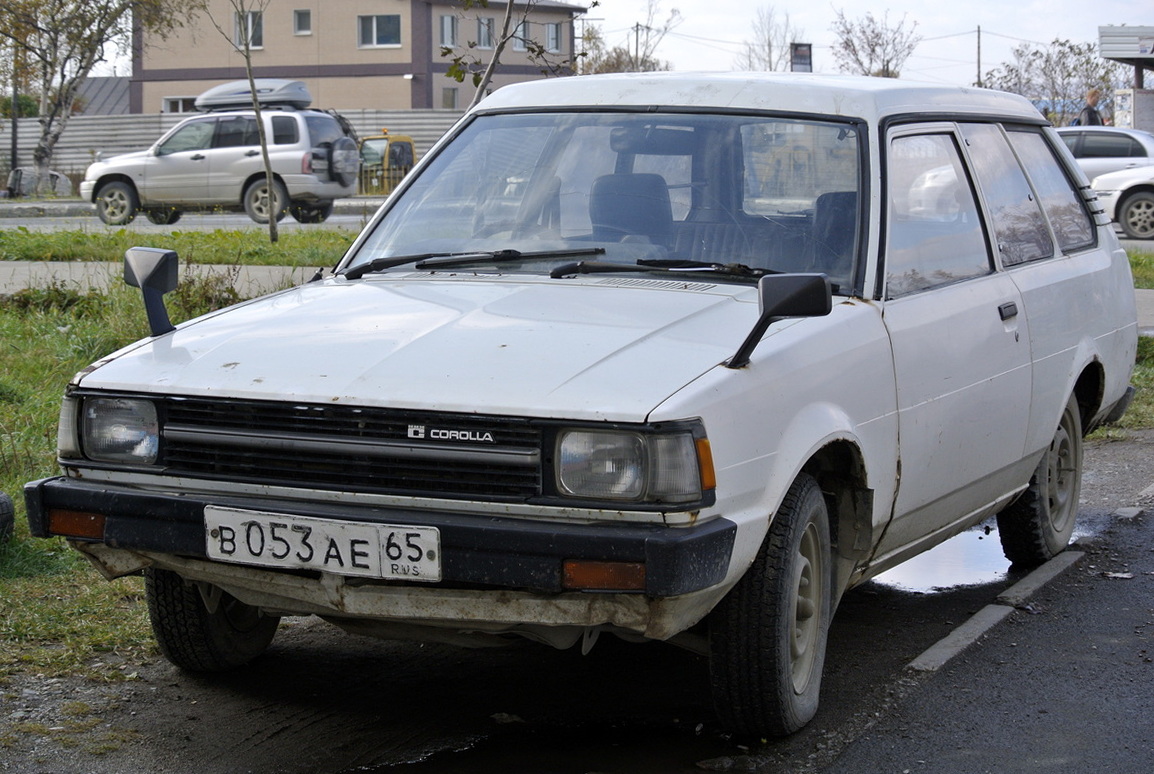 Сахалинская область, № В 053 АЕ 65 — Toyota Corolla (E70) '79-87