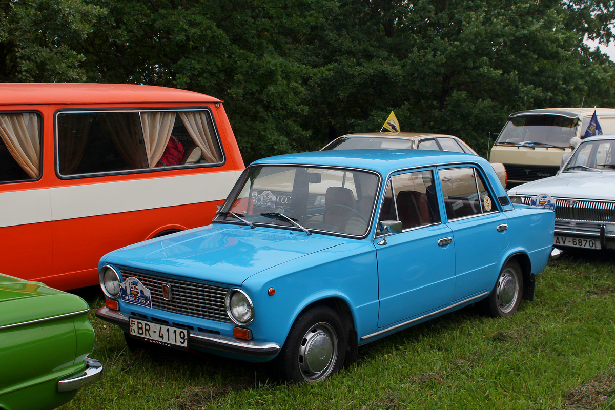 Латвия, № BR-4119 — ВАЗ-21013 Жигули '77-88; Литва — Baltijos kelias 35