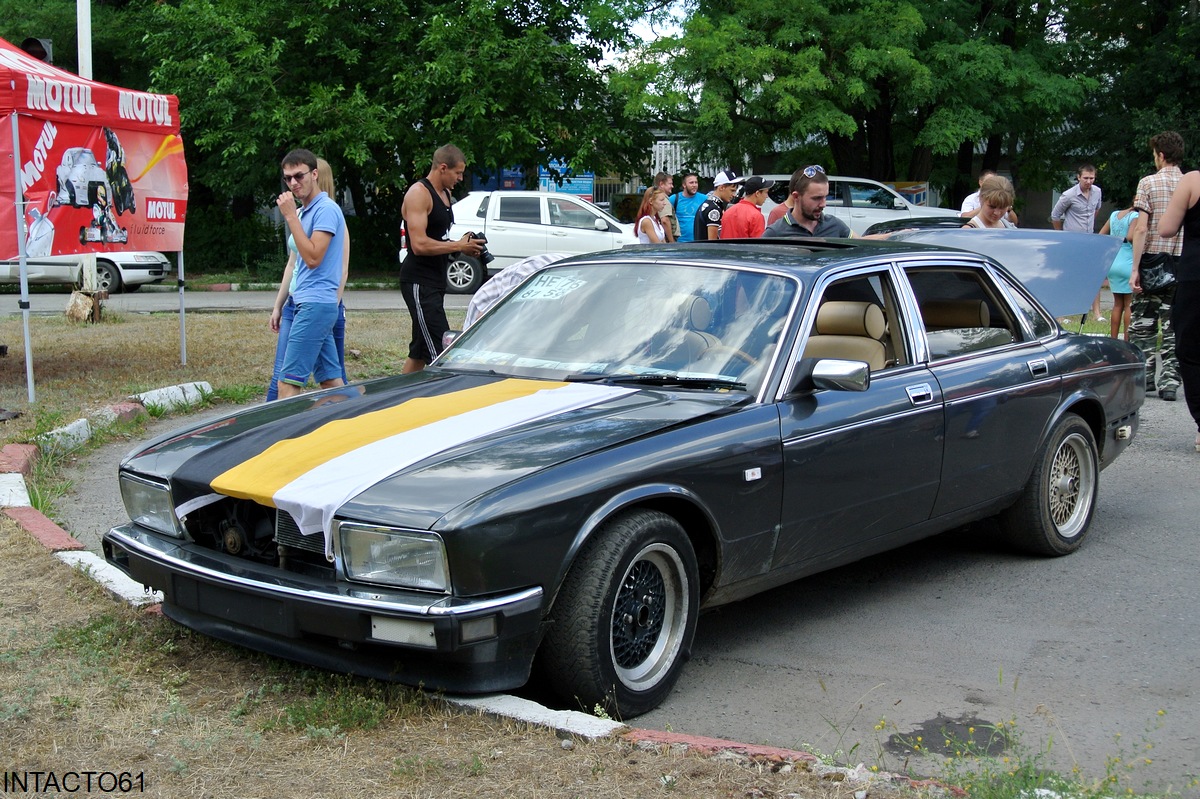 Ростовская область, № НЕ 8159 76 — Daimler Double Six (XJ81) '93-94; Ростовская область — Retro Motor Show_2013_Июнь