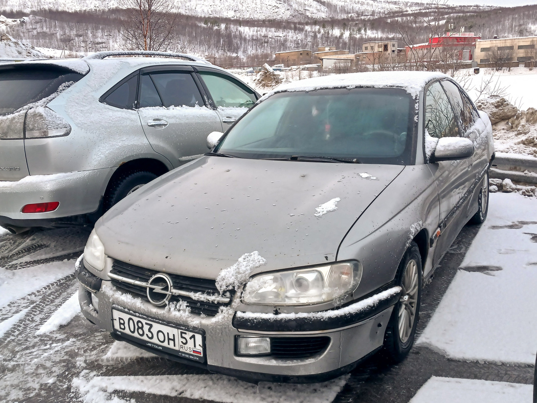 Мурманская область, № В 083 ОН 51 — Opel Omega (B) '94-99