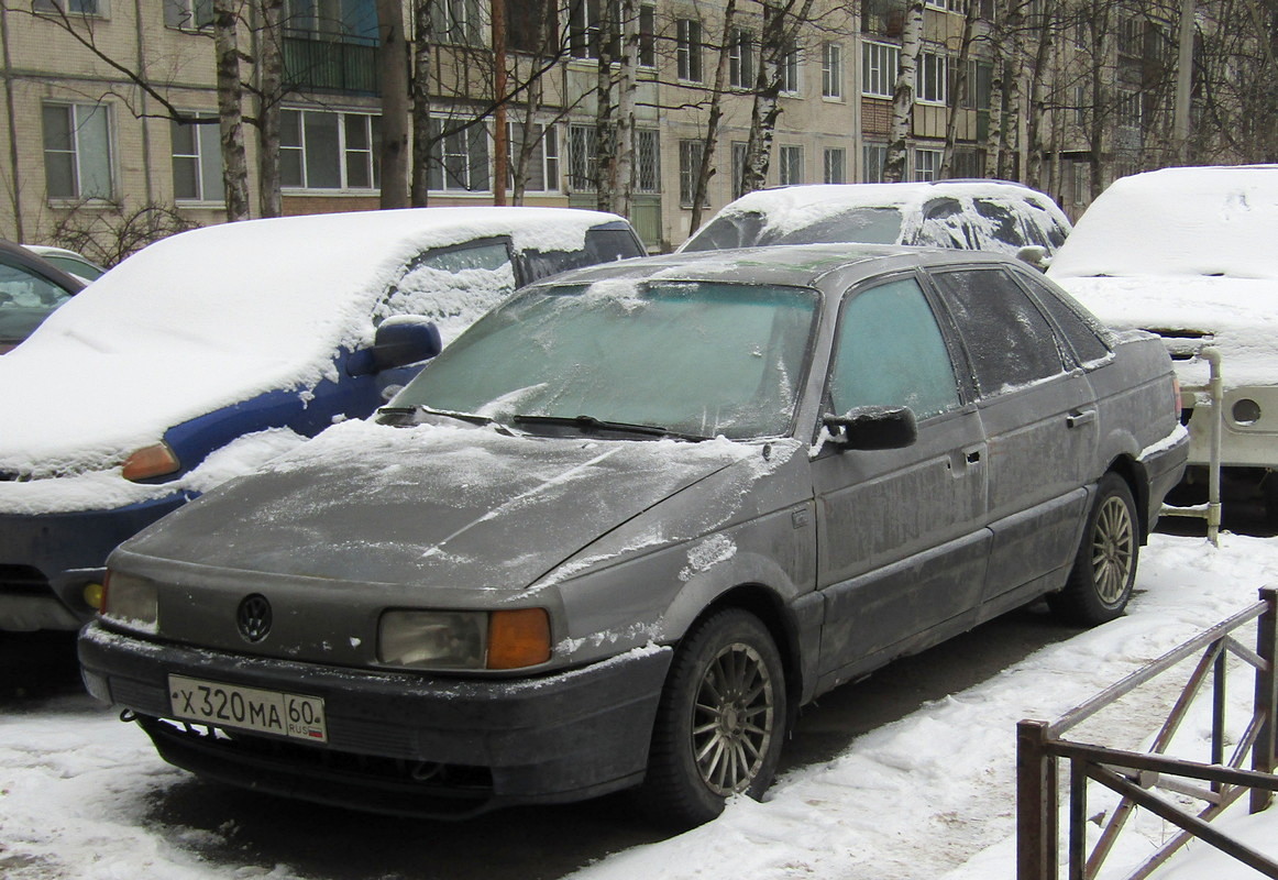 Псковская область, № Х 320 МА 60 — Volkswagen Passat (B3) '88-93