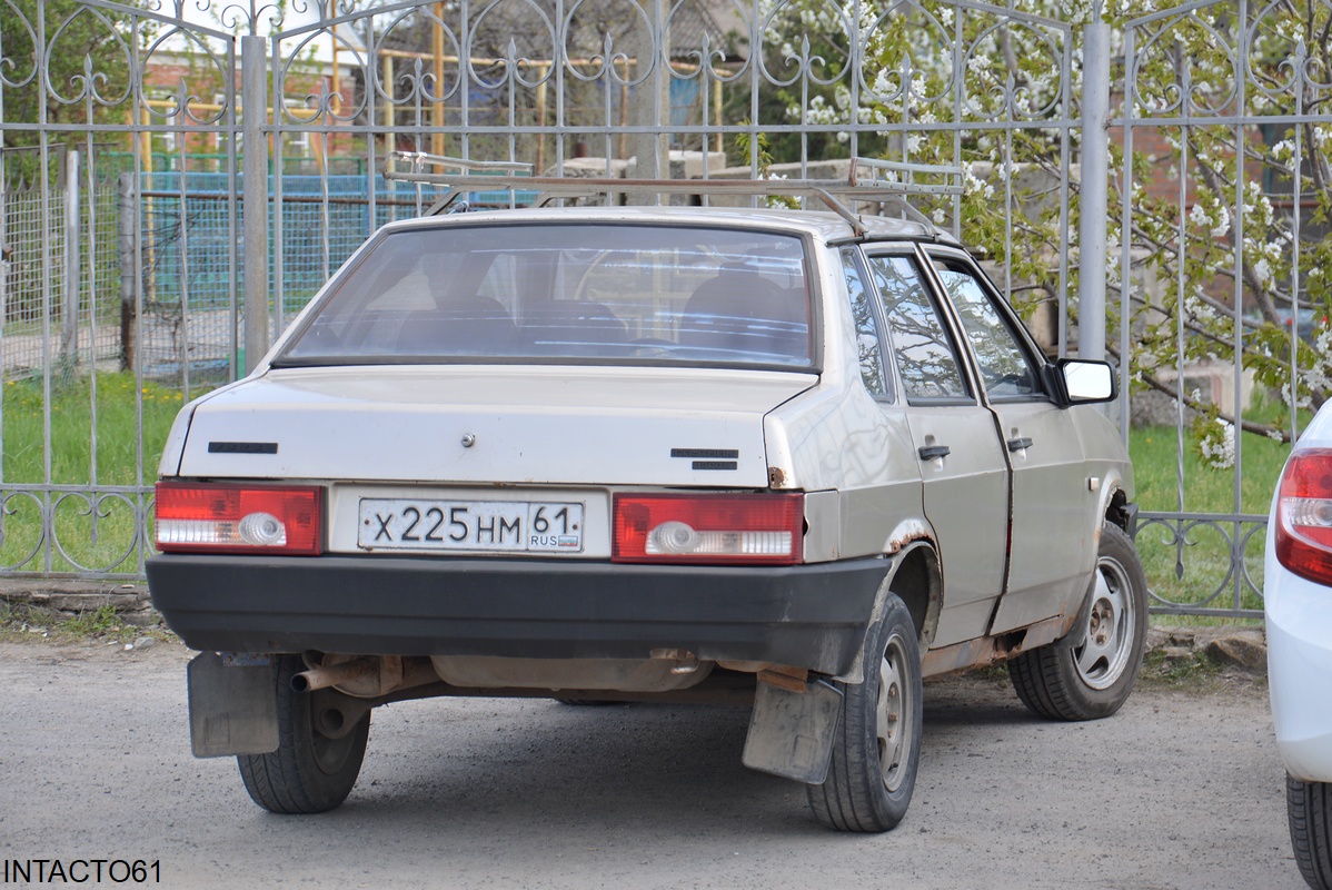 Ростовская область, № Х 225 НМ 61 — ВАЗ-21099 '90-04