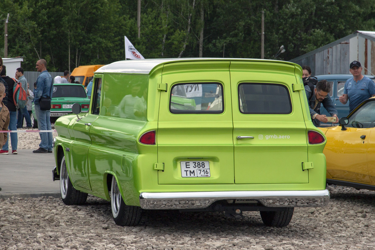 Татарстан, № Е 388 ТМ 716 — Chevrolet Suburban (5G) '60-66; Татарстан — Выставка ретро автомототехники 22 мая 2021 г.