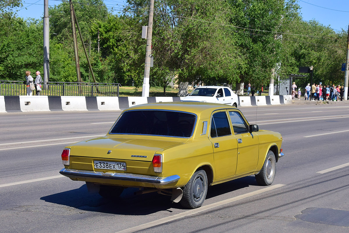 Волгоградская область, № Е 338 ЕХ 134 — ГАЗ-24-10 Волга '85-92