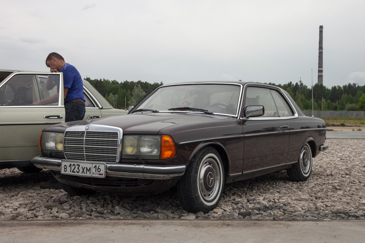 Татарстан, № В 123 ХМ 16 — Mercedes-Benz (C123) '77-86; Татарстан — Выставка ретро автомототехники 22 мая 2021 г.