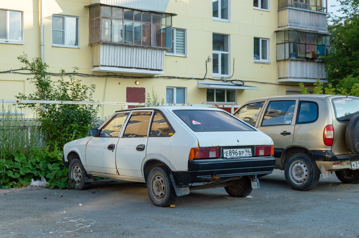 Свердловская область, № Е 896 ВР 96 — Москвич-2141 '86-98