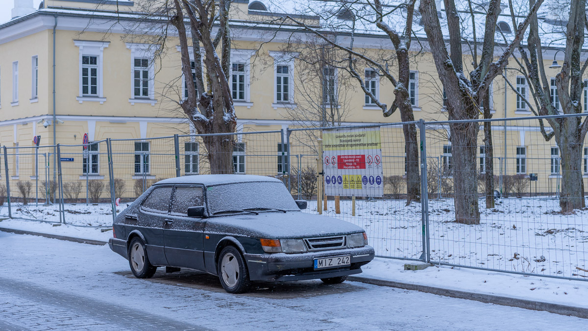 Литва, № MIZ 242 — Saab 900 '78-93