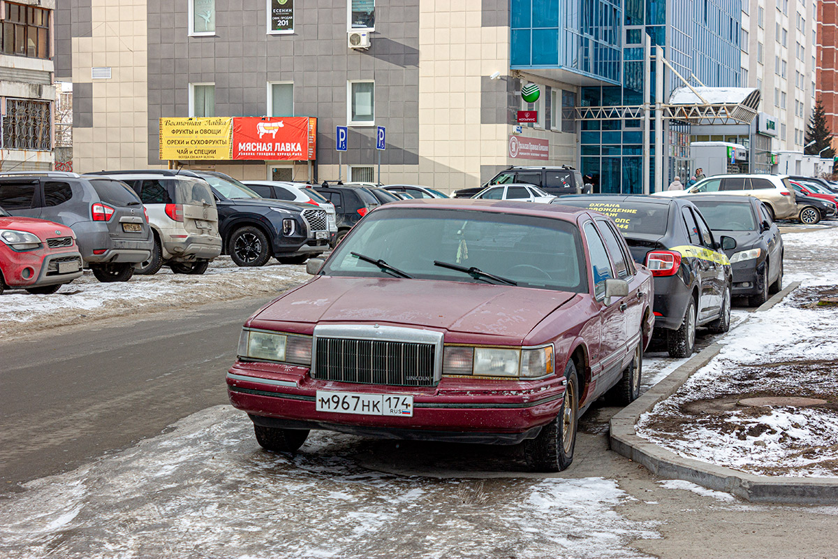 Свердловская область, № М 967 НК 174 — Lincoln Town Car (2G) '90-97