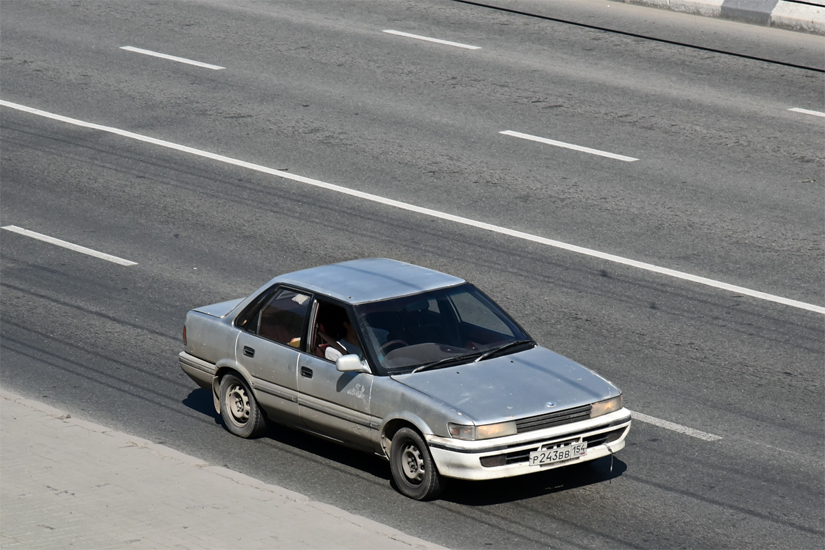 Новосибирская область, № Р 243 ВВ 154 — Toyota Sprinter (E90) '87-91