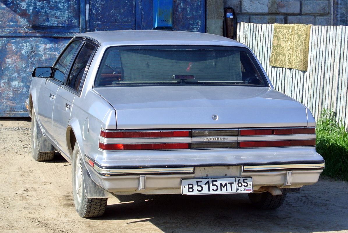 Сахалинская область, № В 515 МТ 65 — Buick Century (5G) '82-96