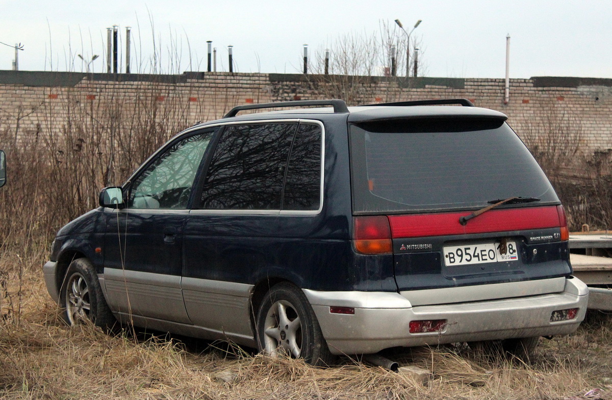 Псковская область, № В 954 ЕО 198 — Mitsubishi Space Runner (N10W) '91–97