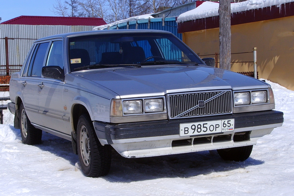 Сахалинская область, № В 985 ОР 65 — Volvo 740 '84-92
