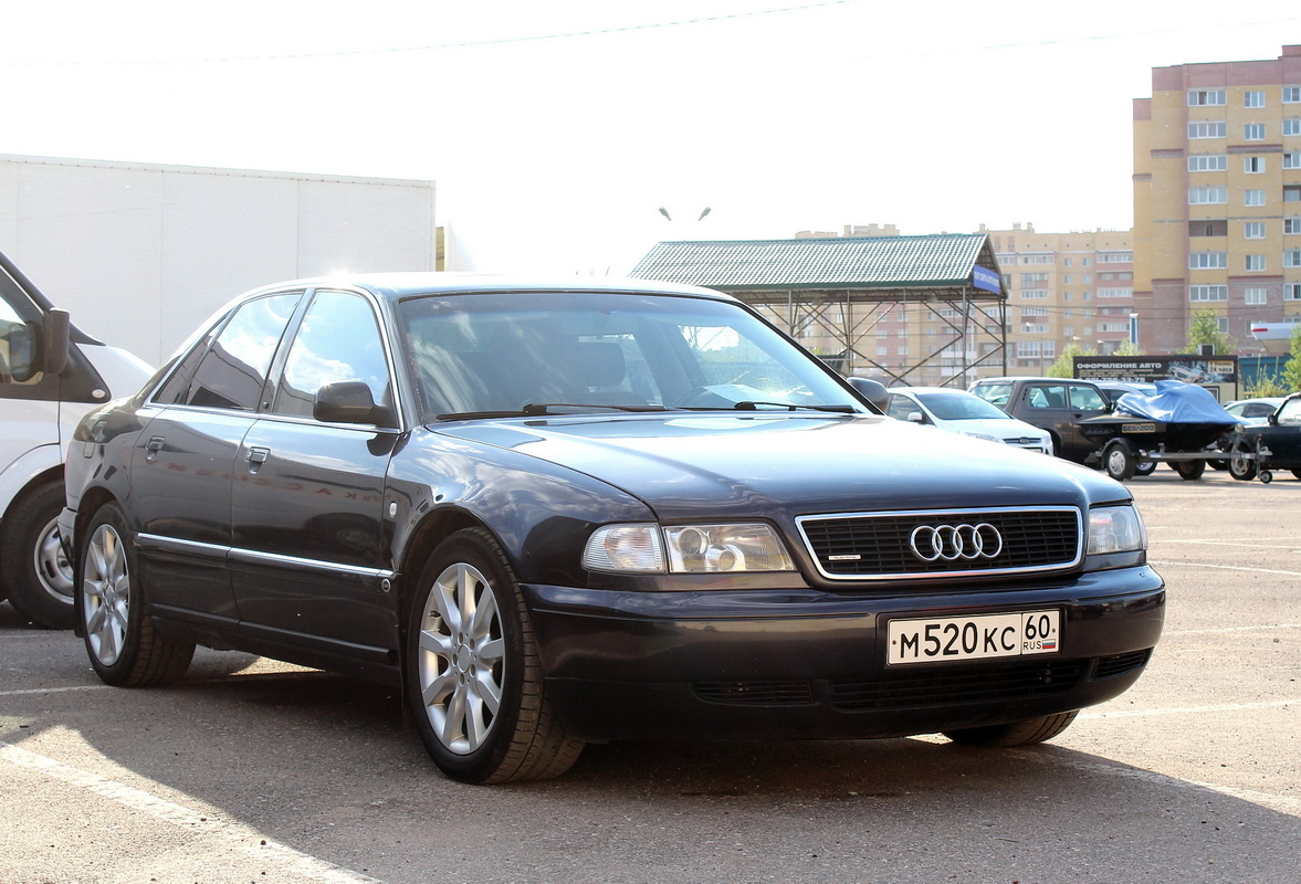 Псковская область, № М 520 КС 60 — Audi A8 (D2) '94-99