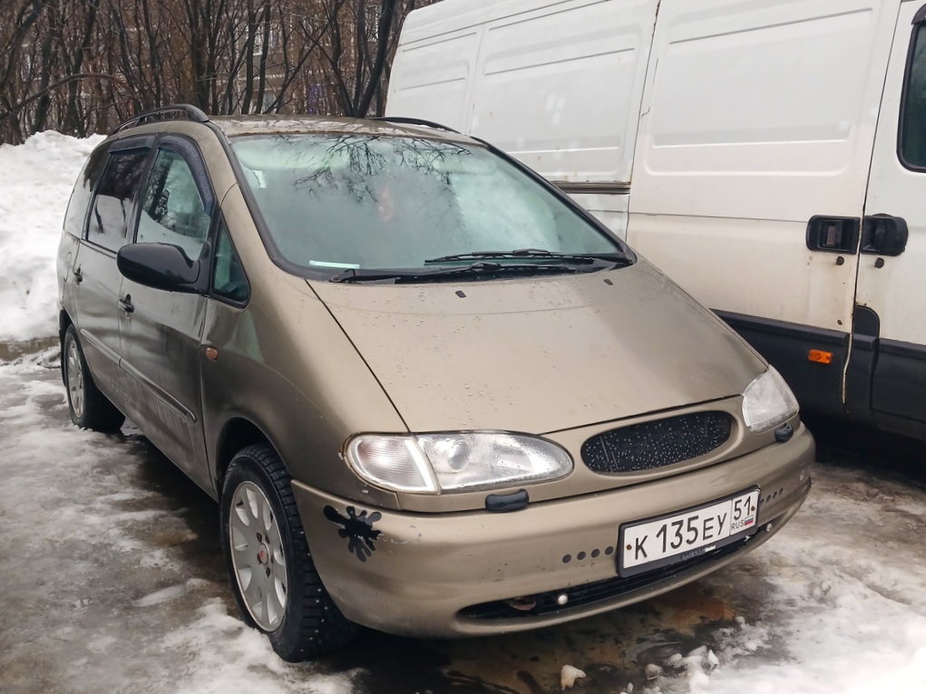Мурманская область, № К 135 ЕУ 51 — Ford Galaxy (1G) '95-00