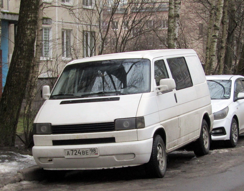 Санкт-Петербург, № А 724 ВЕ 98 — Volkswagen Typ 2 (T4) '90-03