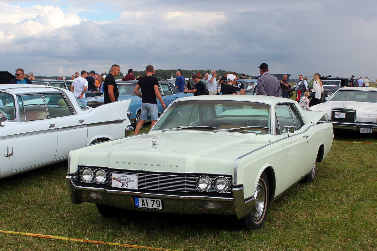 Латвия, № AI-79 — Lincoln Continental (4G) '61-69; Литва — Nesenstanti klasika 2024
