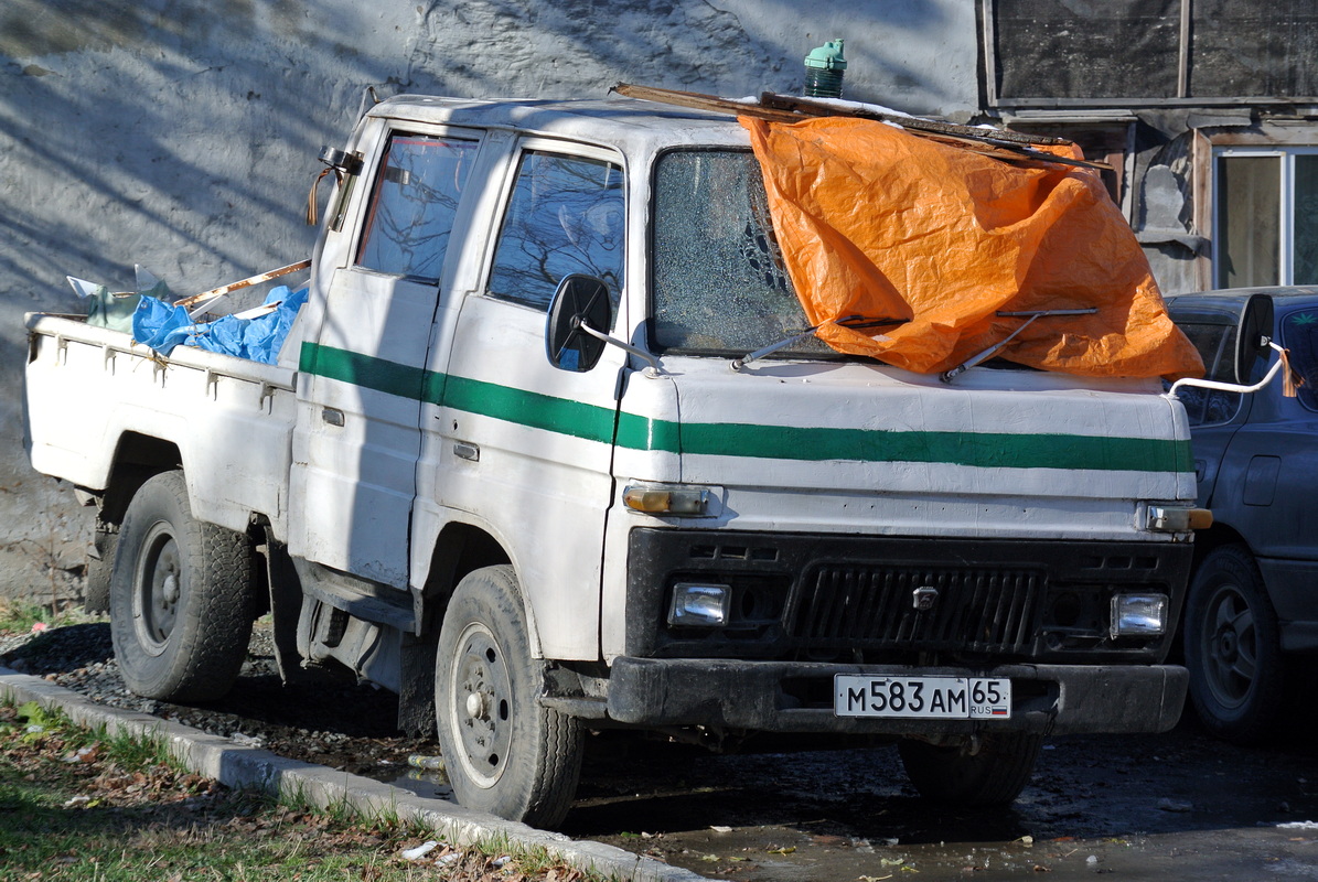 Сахалинская область, № М 583 АМ 65 — Daihatsu Delta (U20/Y20) '77-84