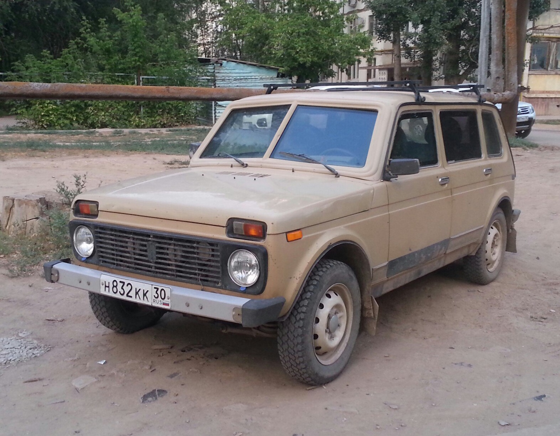 Астраханская область, № Н 832 КК 30 — ВАЗ-2131 '95-19