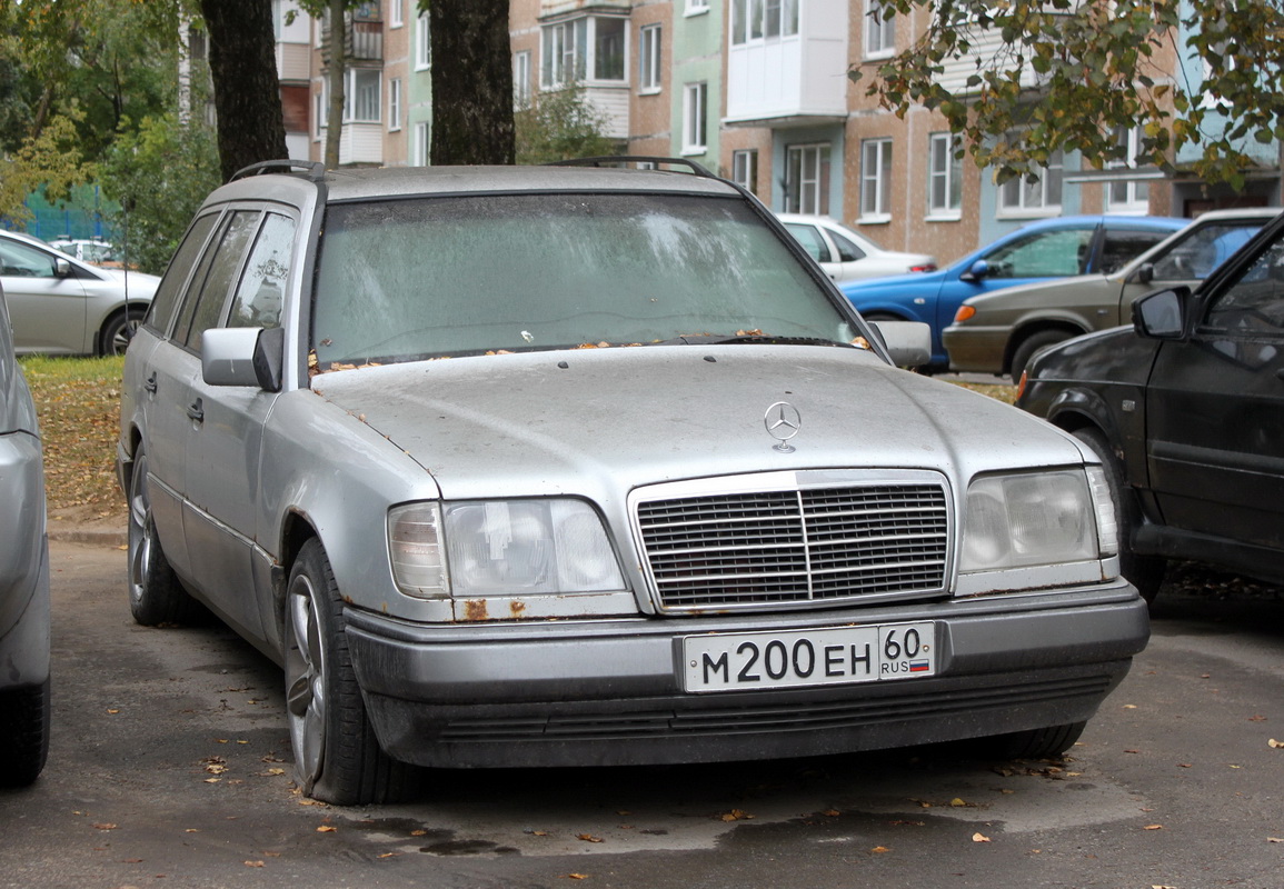 Псковская область, № М 200 ЕН 60 — Mercedes-Benz (S124) '86-96