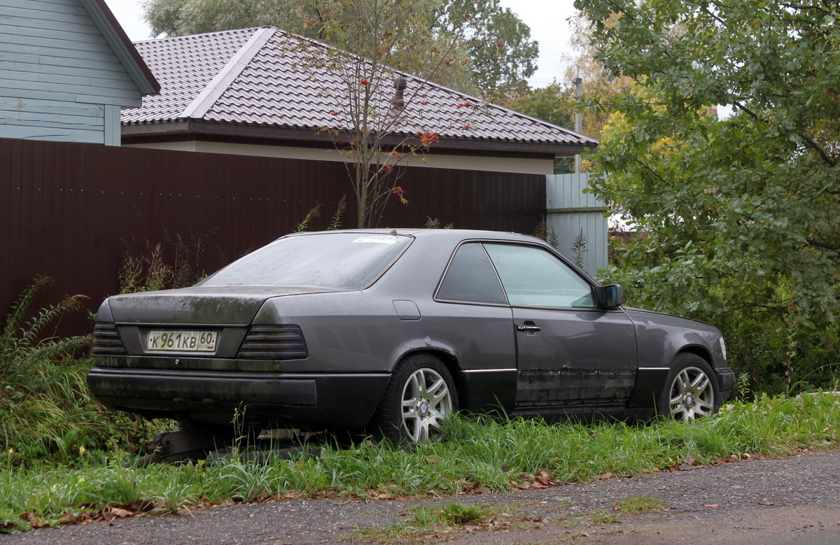 Псковская область, № К 961 КВ 60 — Mercedes-Benz (C124) '87-96
