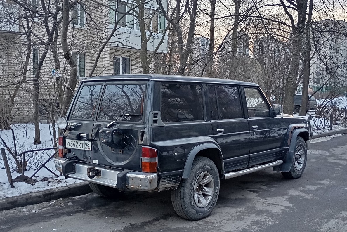 Санкт-Петербург, № О 542 КТ 98 — Nissan Patrol (Y60) '87-97