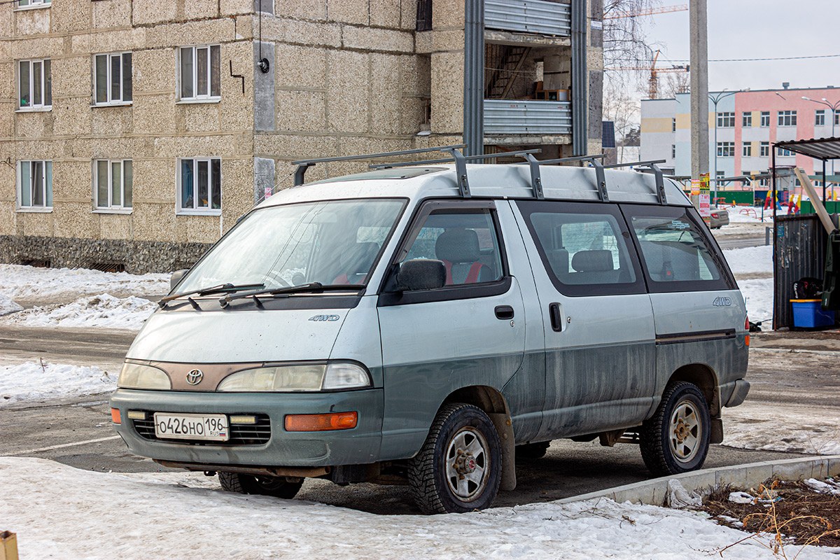 Свердловская область, № О 426 НО 196 — Toyota LiteAce (R20/R30) '92-96